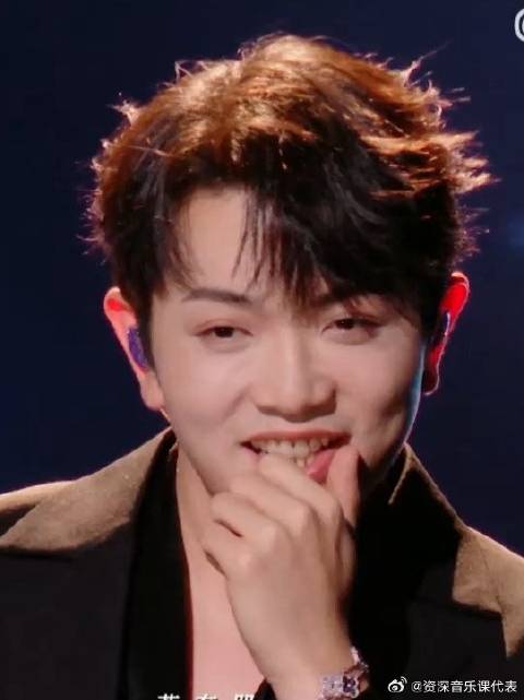 苏有朋颜人中唱《恋人未满》，酥酥麻麻太甜啦，姚晓棠被迷住了