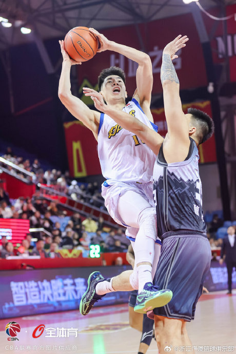 这场失利会对浙江广厦队的卫冕形势产生什么影响？