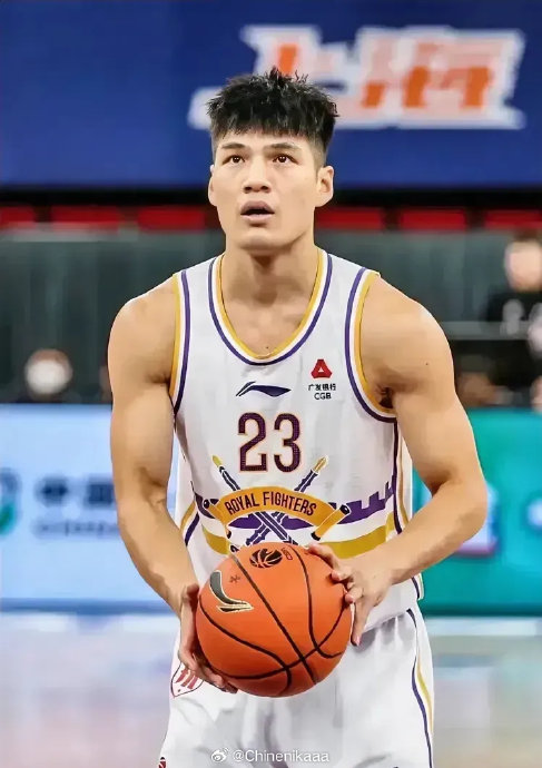 主教练闵鹿蕾赛后对北控男篮本场比赛的表现有何评价？