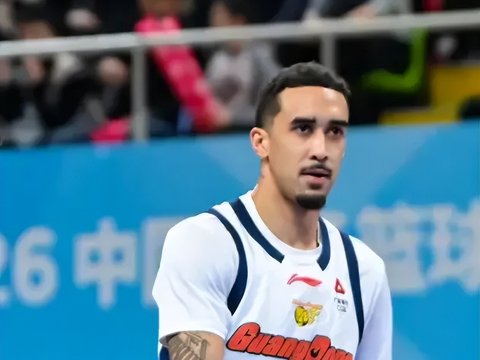 广东84-94上海遭4坏消息！内线+2外隐患大，没徐杰真不行！