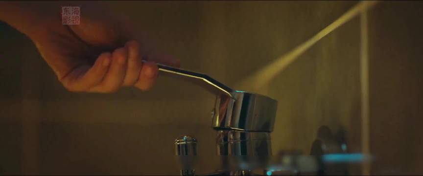 女盗贼艾伦之死引发黑暗连锁反应