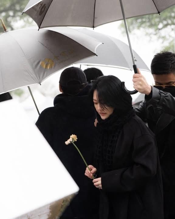 蔡康永：真正爱大S的人， 在他们心里面都各自为大S立了一座雕像！