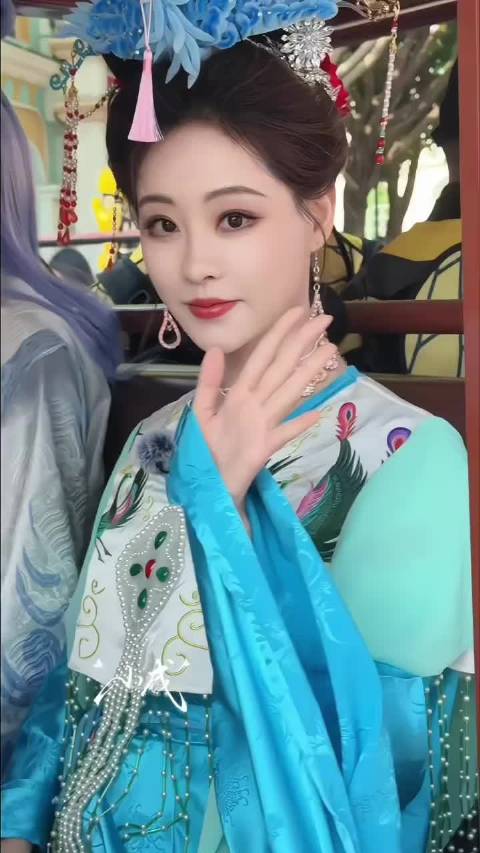 祝绪丹cos女儿国国王，美美的！