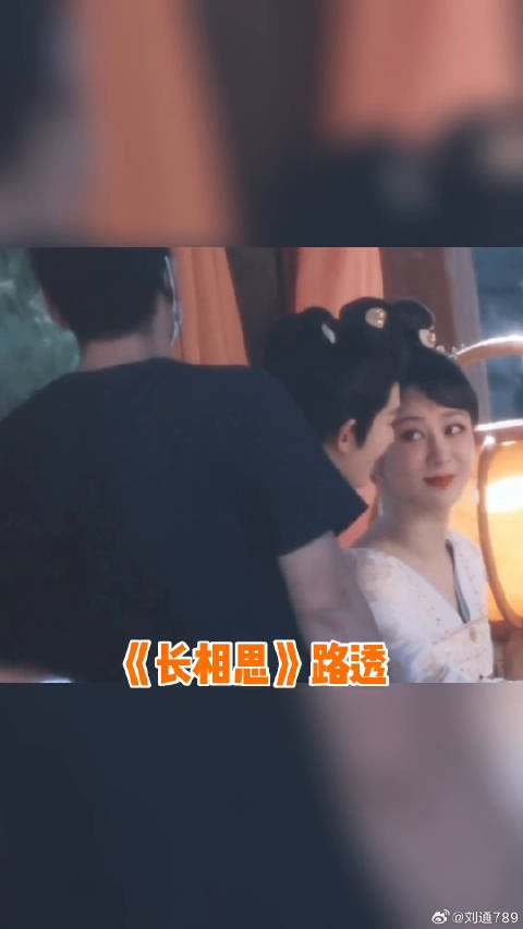 张晚意 手牵手同框路透，太甜了微博VC计划