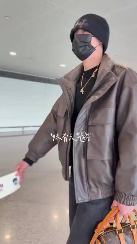 胡先煦飞机熟睡吓到空姐