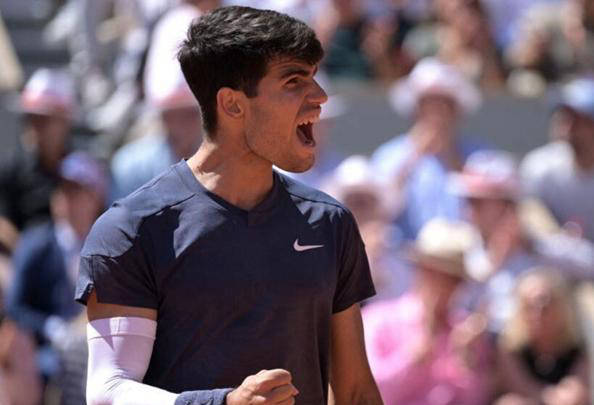 历史见证！阿卡逆转辛纳晋级法网决赛，世界第1遭淘汰_男单_大满贯_德约科维奇