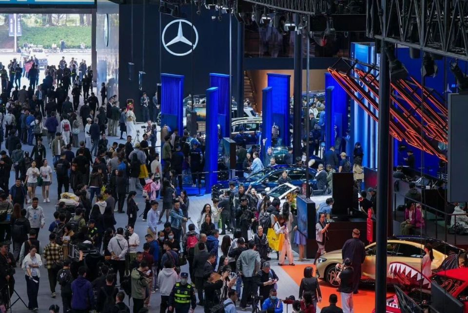 部分车型降价10%!正视市场变化,奔驰以“中国逻辑”推动自我调整