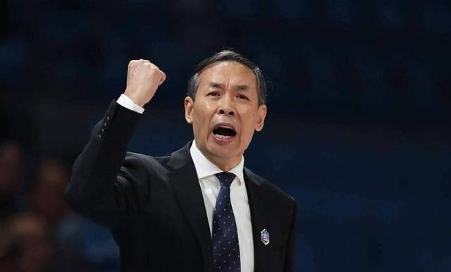 争议拉满！末节4分钟一分未得 被11-0逆转 许利民却说输在开局？