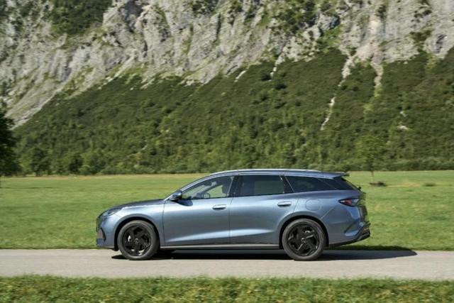 比亚迪2025年销量首次跻身全球前五，超越通用、福特、本田、日产