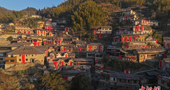 （新春见闻）浙江松阳：悬崖古村迎新春 红红火火年味浓