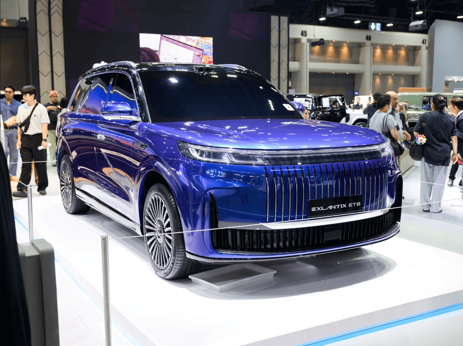 星途ET8曼谷车展亮相:大六座 SUV,四屏互联,12层电池防护