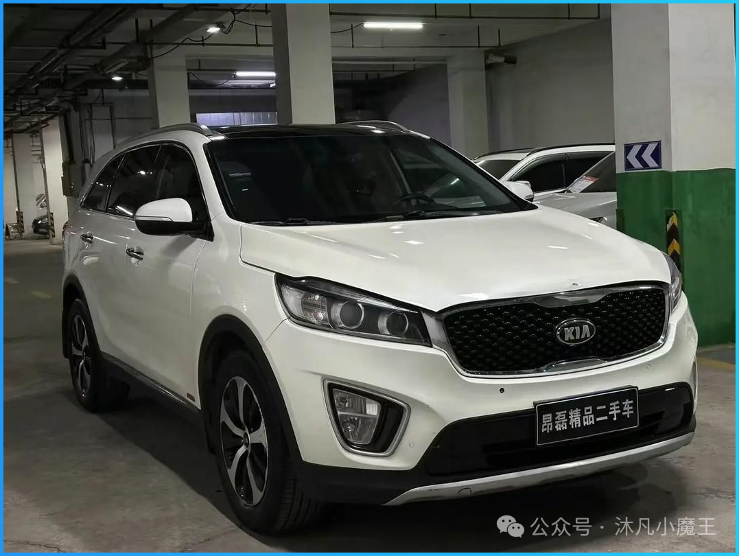 2026款起亚索兰托上市,外观时尚动感,搭载2.5T+8AT,售价27.3万起!