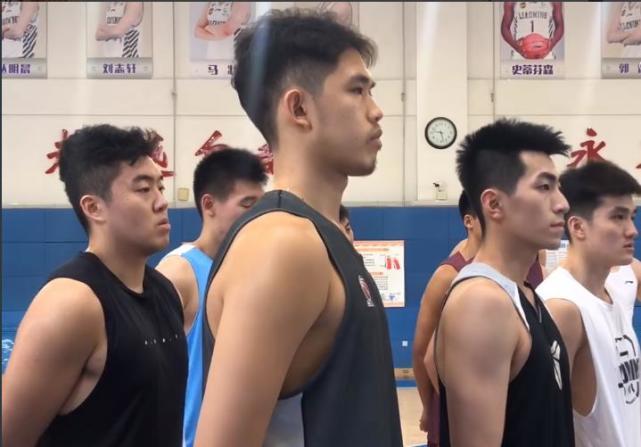 辽宁男篮体测结果出炉!两名小将让球迷失望 郭艾伦等五人免测辽宁队李晓旭贺天举_订阅