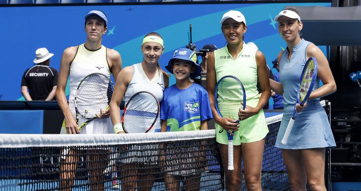 记者手记：站在张帅身边的那个孩子