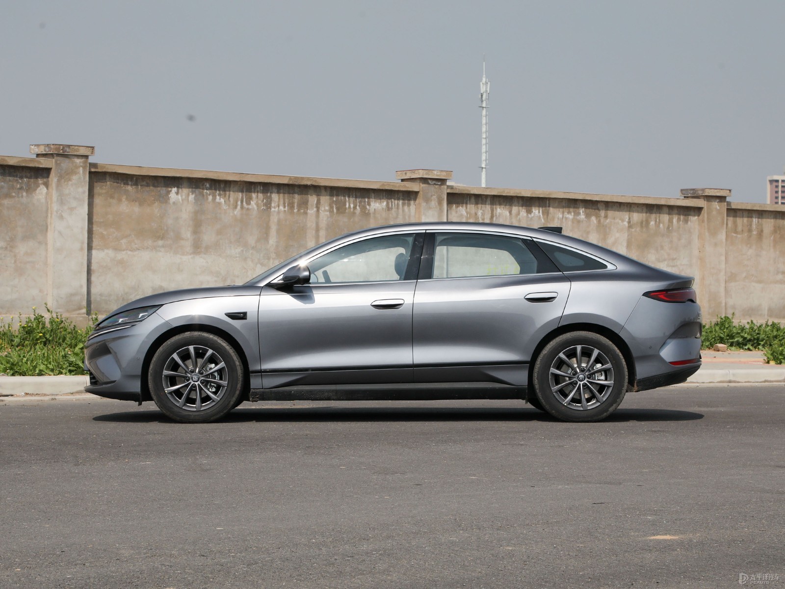 秦L和日产N6配置、空间和价格的全方位对比