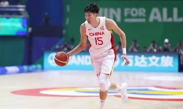 周琦旧伤复发,暂退中国男篮治疗,亚洲杯参赛成疑