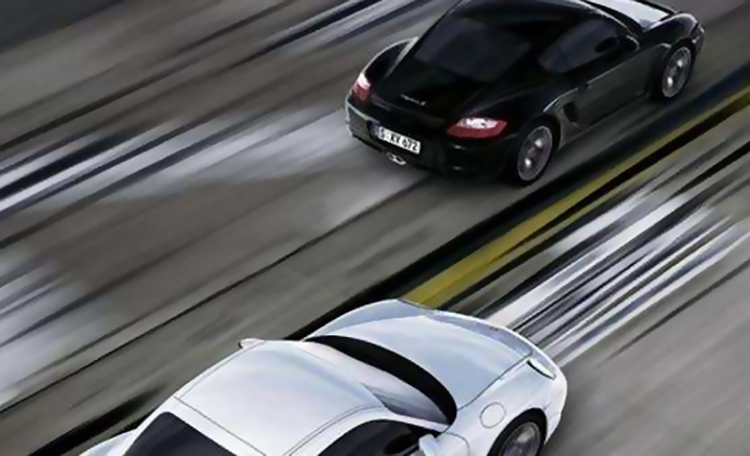 车辆高速行驶时驾驶员酣睡，司机又在错误使用辅助 ...