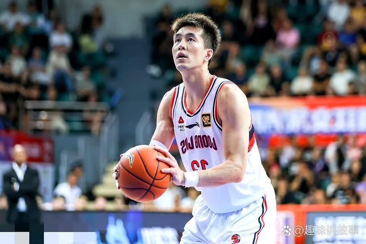 梦回巅峰 他还是那个少年！25+6率队死磕青岛 4连败中独燃热血