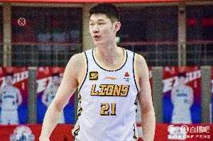 难救主！胡金秋13中8拿到18分5板 三分2中1