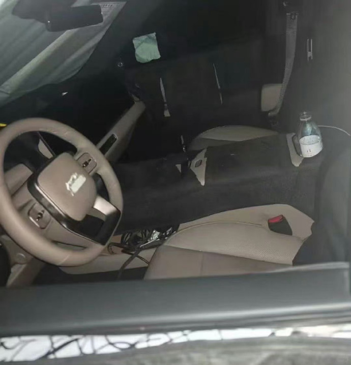 全新理想 L9 谍照曝光,取消方向盘小屏