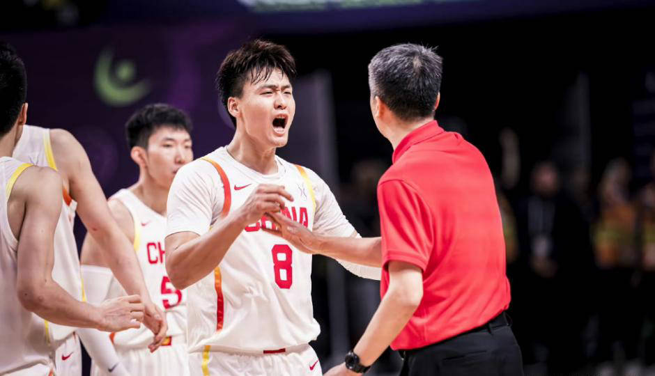 中国男篮誓不轻言失败,全力冲击世预赛,赵睿担当核心,央视全程直播_郭士强_比赛_亚洲杯