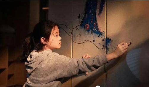 曾剑和梅婷的女儿,就叫曾慕梅,11岁长相气质都像妈妈