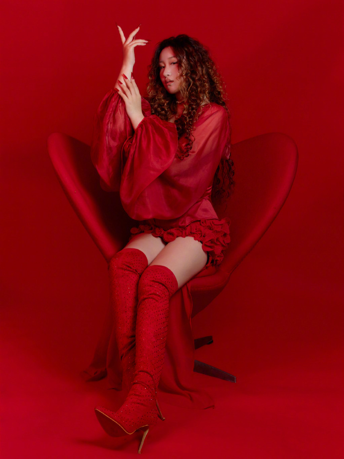 锤娜丽莎辣度爆表引热议