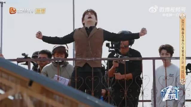 快乐老友记短剧拍摄现场笑声不断