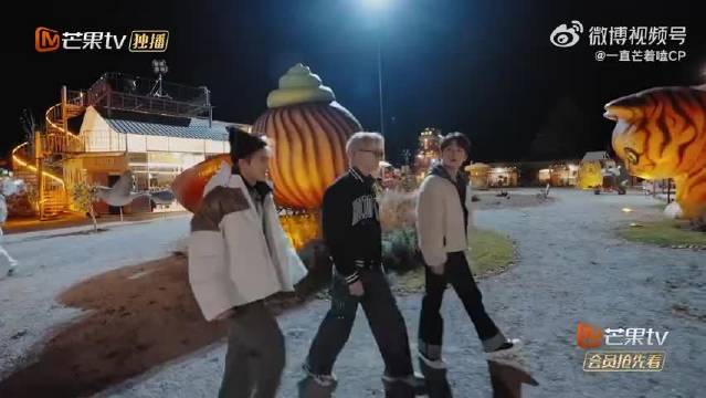 李昊入住快乐老友记求睡王铮亮床，三弟双向包容显温情