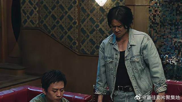 彭于晏一脚踩废眼镜，殊不知是兄弟的，这下可惨了！