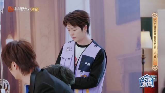 快乐老友记短剧"癫"出天际，疯的离谱又认真