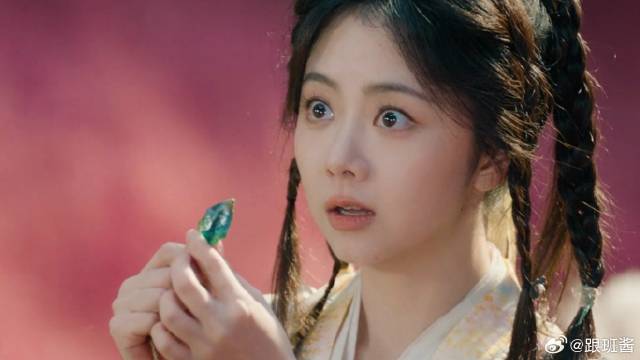 《逍遥》 肖瑶吃撑了睡不着，竟用玉佩召唤红烨