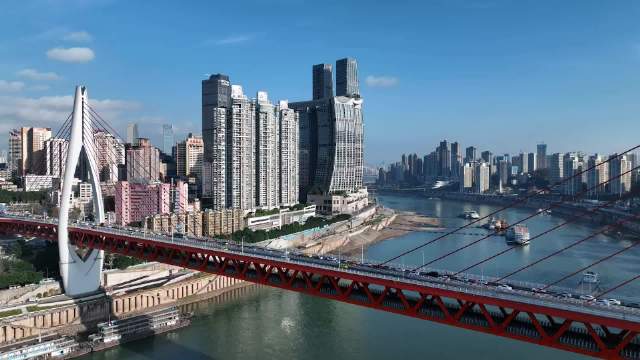 问界M7用户重庆工厂验收交付，体验智能制造