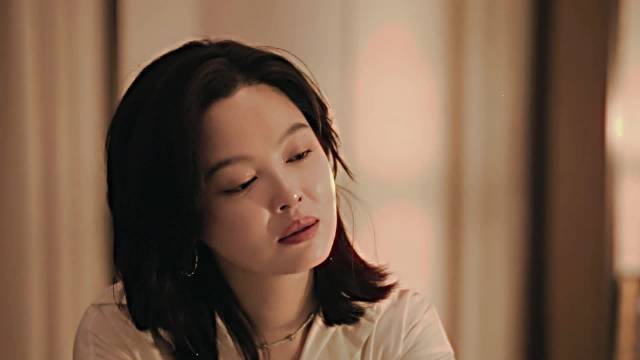 辛芷蕾新剧演技爆发，唐盈盈童年创伤引共鸣