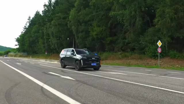 濮阳大哥开着凯雷德来到了德国纽博格林！