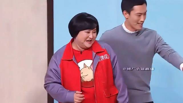 啼笑皆非（一）贾玲：是说漂亮的女生没大脑贾玲 张小斐 搞笑