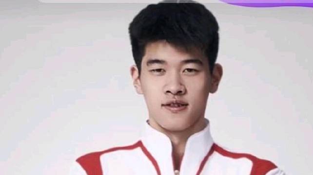 潘展乐巴黎奥运夺冠后一年，坚持训练稳步迈向新征程