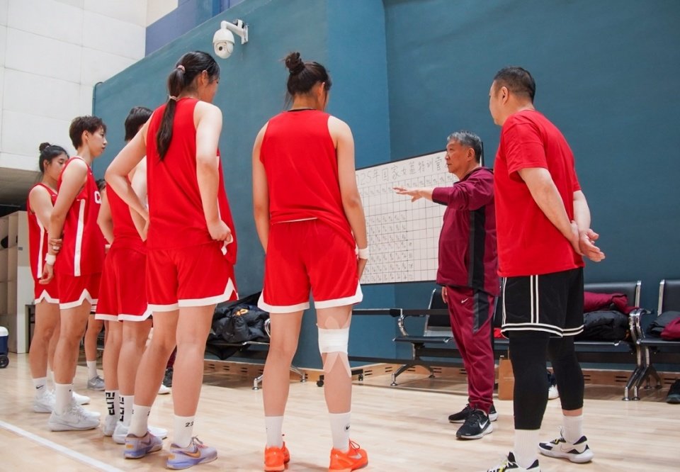 中国女篮热身赛14人名单：张子宇杨舒予领衔 王思雨回归引关注