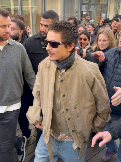 甜茶好火！现身新片巴黎快闪店被大批粉丝疯狂围观！期待封帝！