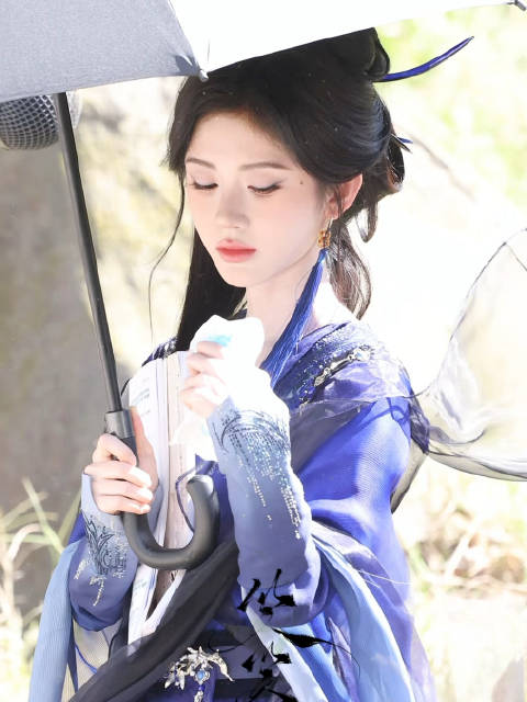 美的像一副水墨画