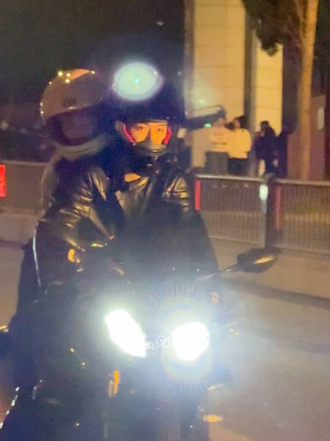 王星越周京泽互动引粉丝热议