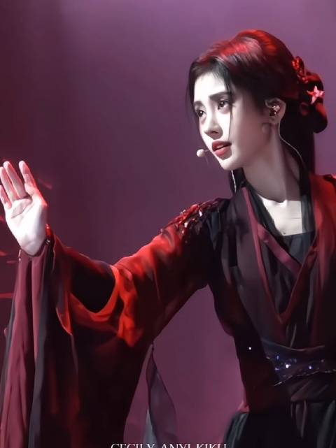 鞠婧祎新歌《阿黛》上线，诠释心动定义