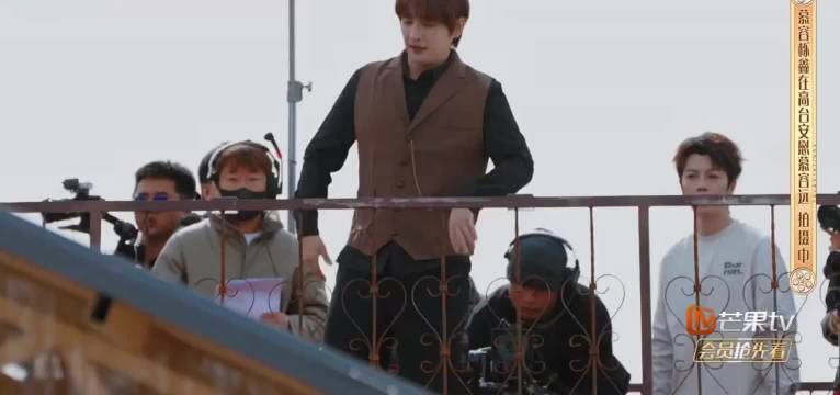 形象反差+夸张表演！王栎鑫这段我能笑一年