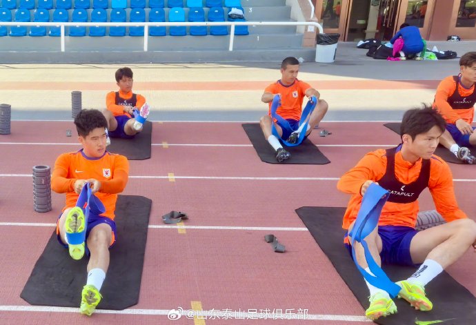 山东泰山B队等俱乐部梯队如果在中乙获得前两名，是否一定能升入中甲？