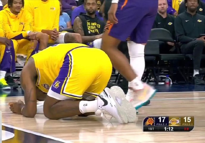 古德温在社交媒体上提到的争议防守动作画面是怎样的？