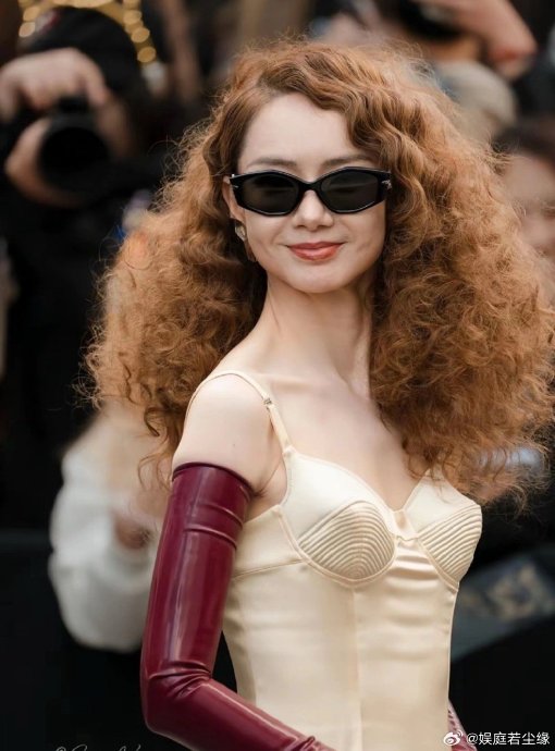 戚薇公开谈医美和反击G社生图，体现了她怎样的审美态度？