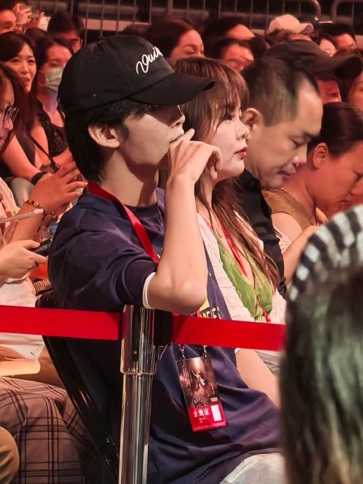 王赫野和张碧晨是如何认识并成为音乐伙伴的？