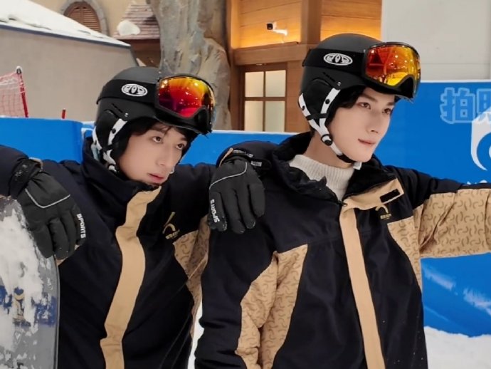 江衡李沛恩雪地浪漫互动，“热恋四季”CP引全网催更！