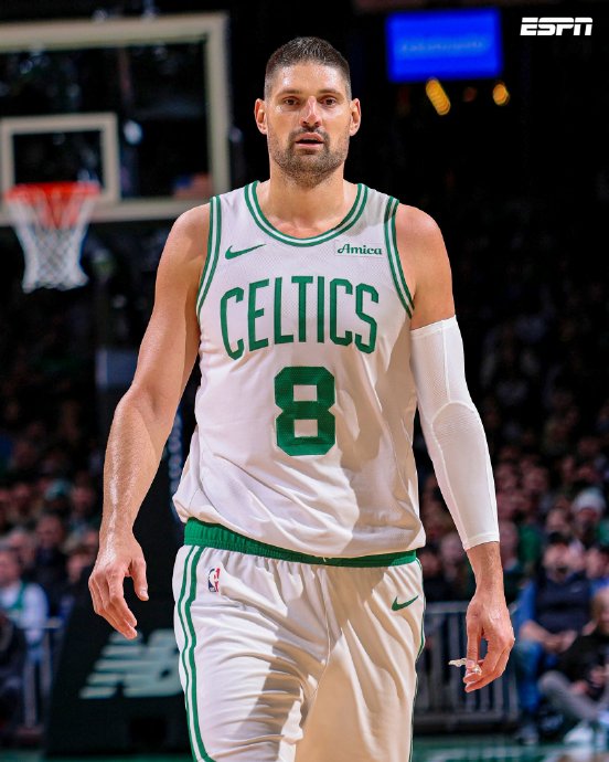 凯尔特人用安芬尼·西蒙斯换来武切维奇的交易，对球队薪资结构有何具体影响？