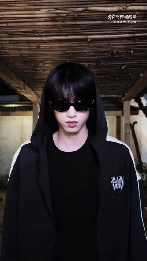 万茜是梦幻联动来着 这个张桂源又A又帅